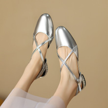 法式复古包头凉鞋女2024新款小香风珍珠跟后空女鞋时尚玛丽珍鞋
