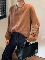 25新款简约时尚慵懒休闲氛围强缩羊毛绣花V领衬衣111