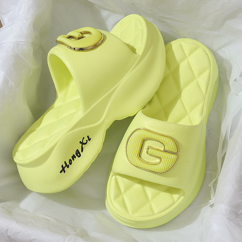 Zapatillas de mujer 2023 nueva moda desgaste al aire libre mayor grueso fondo antideslizante interior casa zapatillas de trabajo de las mujeres Invierno