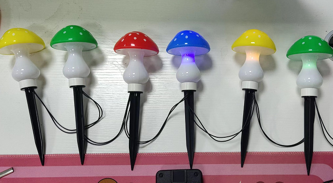 Solar Led Mushroom Light For Garden And Outdoor Decorative Lighting_voghion.com