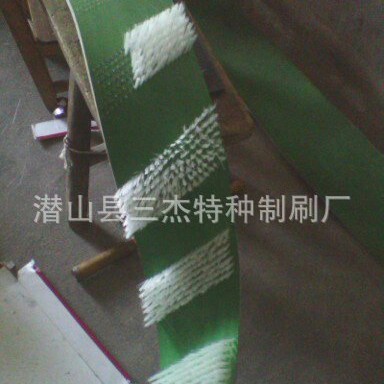 厂家制做大型皮带毛刷，工业机械运输皮带毛刷
