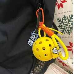 高尔夫球匹克球周边产品开发耐打实用的匹克球挂饰迷你匹克求挂饰