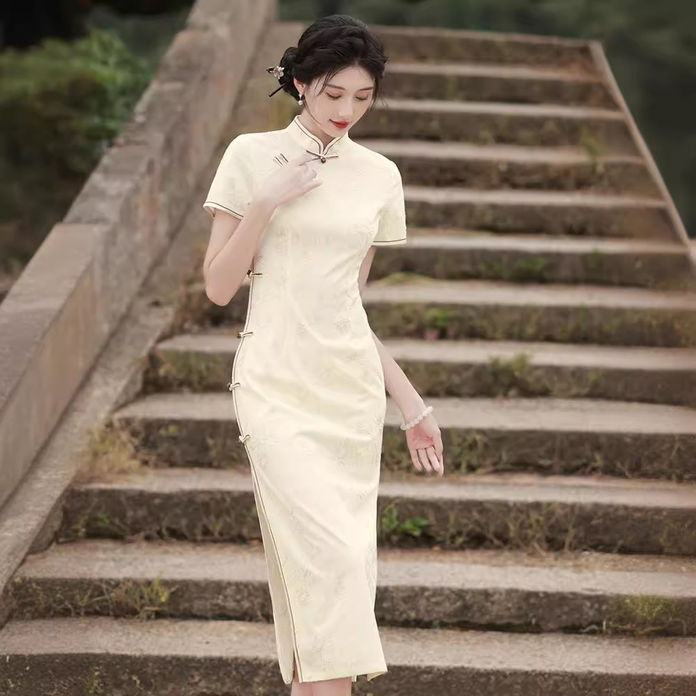 Autumn lace long cheongsam