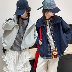 女童冲锋衣春秋款2025新款儿童洋气户外软壳外套休闲宽松连帽上衣