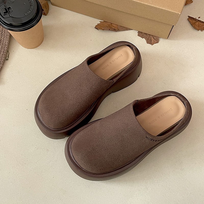 Zapatillas de altura de suela gruesa para mujeres, primavera y otoño de 2025, nuevos zapatos de mujer para usar fuera de todo el tiempo, zapatillas cómodas para mujeres.