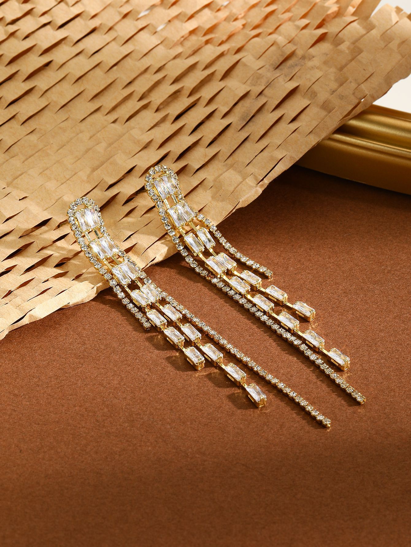 Orecchini pendenti con nappe zircone gioielli eleganti_voghion.com