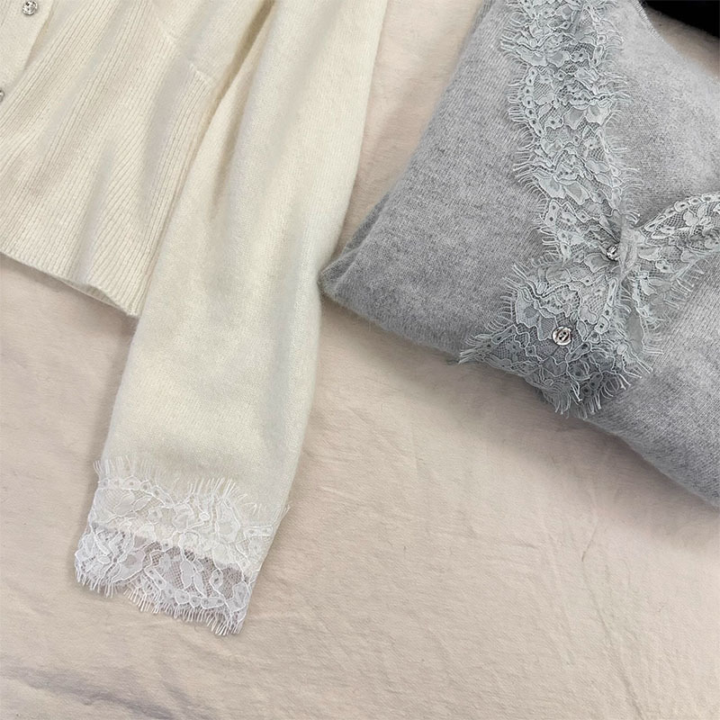 Shenzhen Nanyou High-end Women's Women's Beautiful Eyelash Lace Stitching Glass Buckle V-neck Raccoon Velvet Sweater