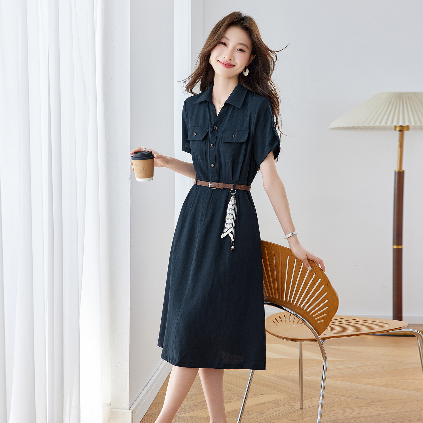 Đầm maxi nữ cổ bẻ thắt eo dáng suông kèm dây lưng — Xanh lông mòng đen, màu trắng