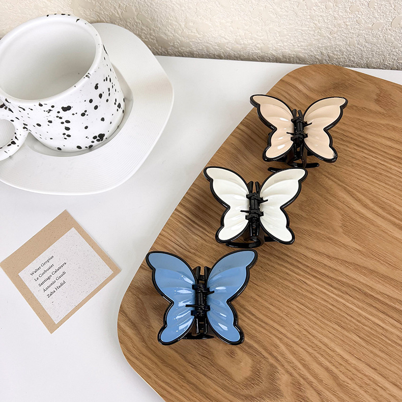 Fashion Black Line Edge Butterfly Shaped Grip Hair Clip Hair Accessories display picture 1