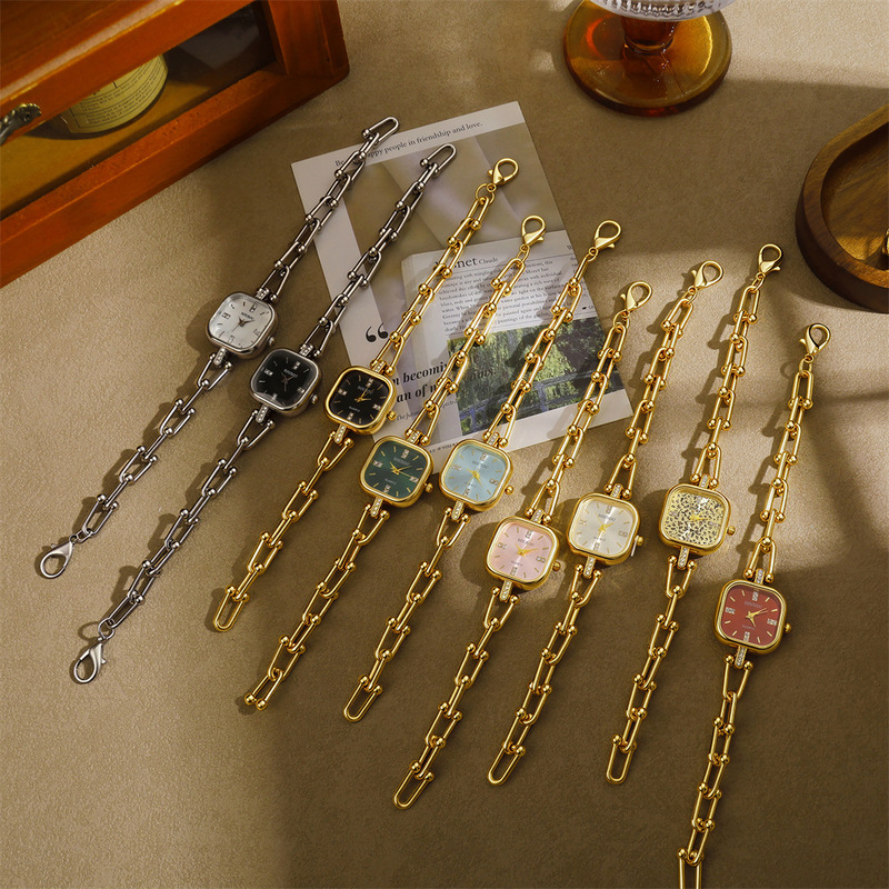 Cross-border new luxury women's chain bracelet watch, retro square dial thick chain quartz watch, popular women's watch