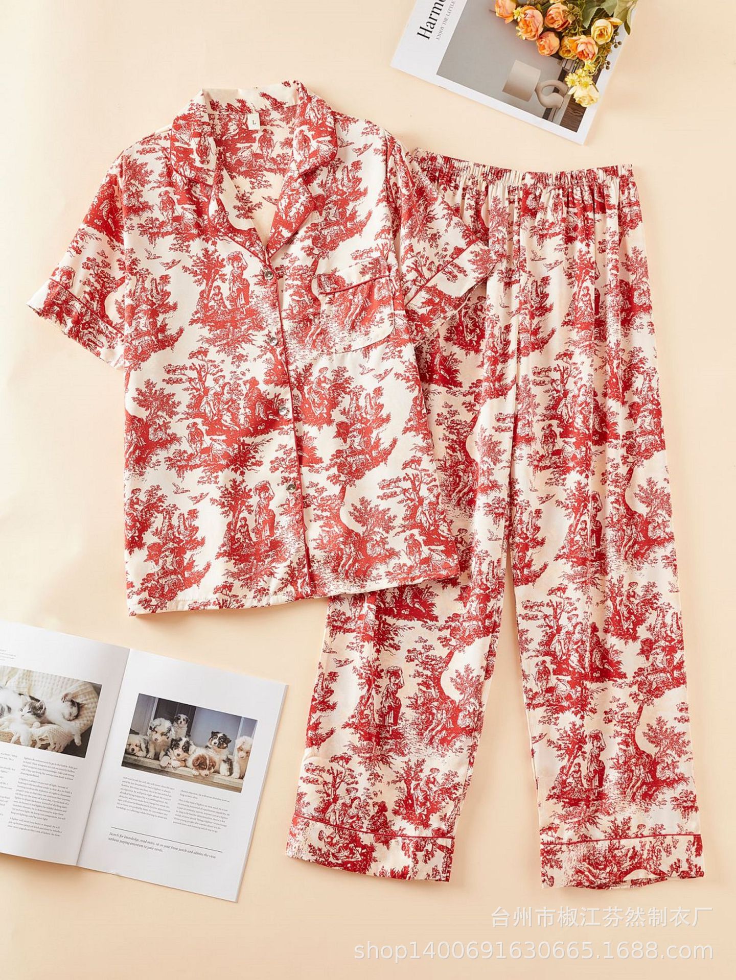 빨간색 반팔 바지