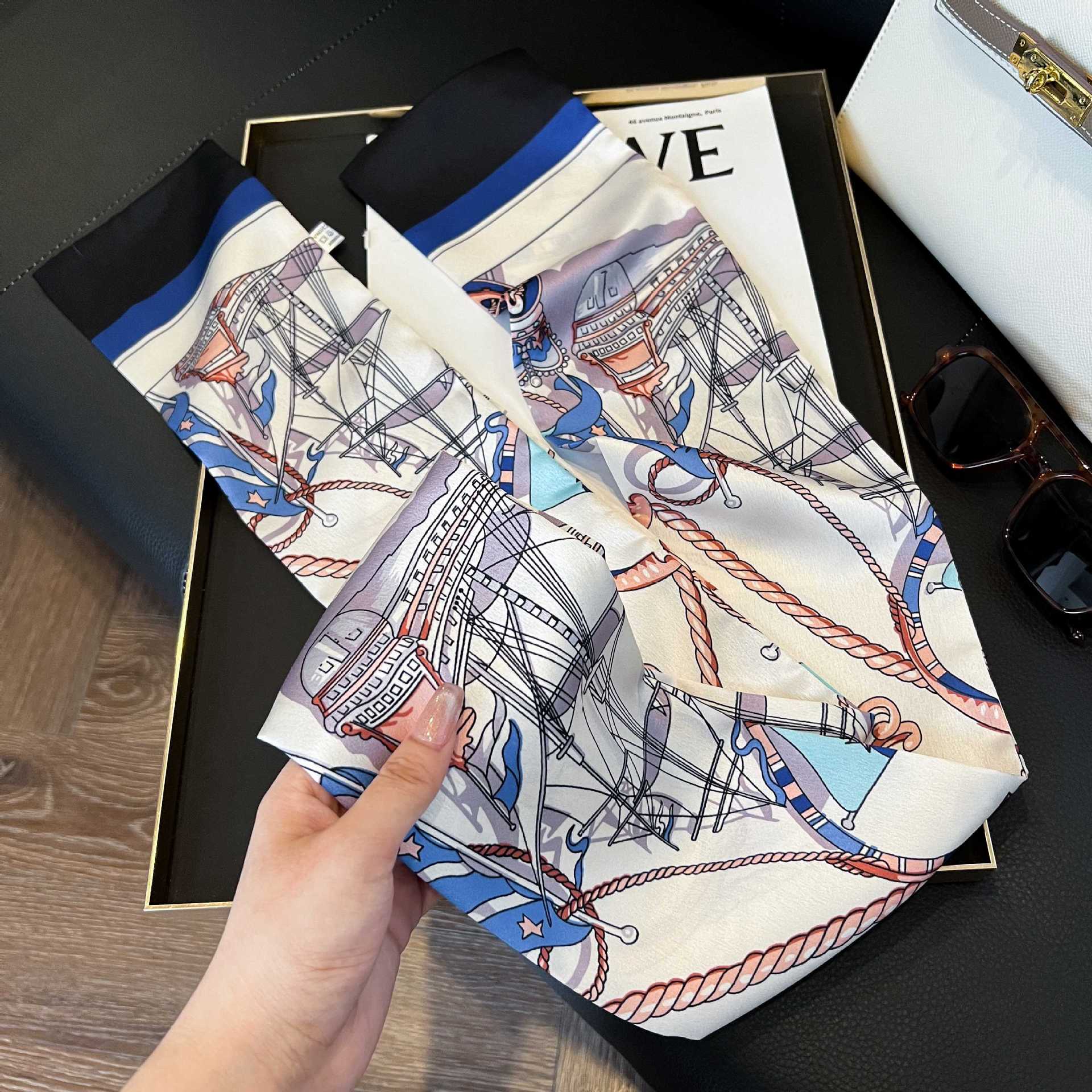 Nueva bufanda de seda pequeña banda larga estrecha para el cabello mujer estilo primavera y otoño moda madre bufanda estilo verano estilo fino serpentina bufanda al por mayor