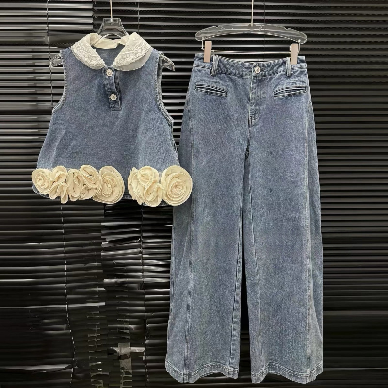 2026 Summer New Floral-Decorated Denim Set for Women, Niche Design Short Top + Jeans