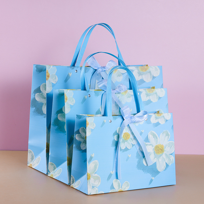 Elegante bolsa de regalo de crisantemo ins estilo Regalo de Cumpleaños bolsa de embalaje bolso de papel bolsa de regalo de mano horizontal bolsa de papel