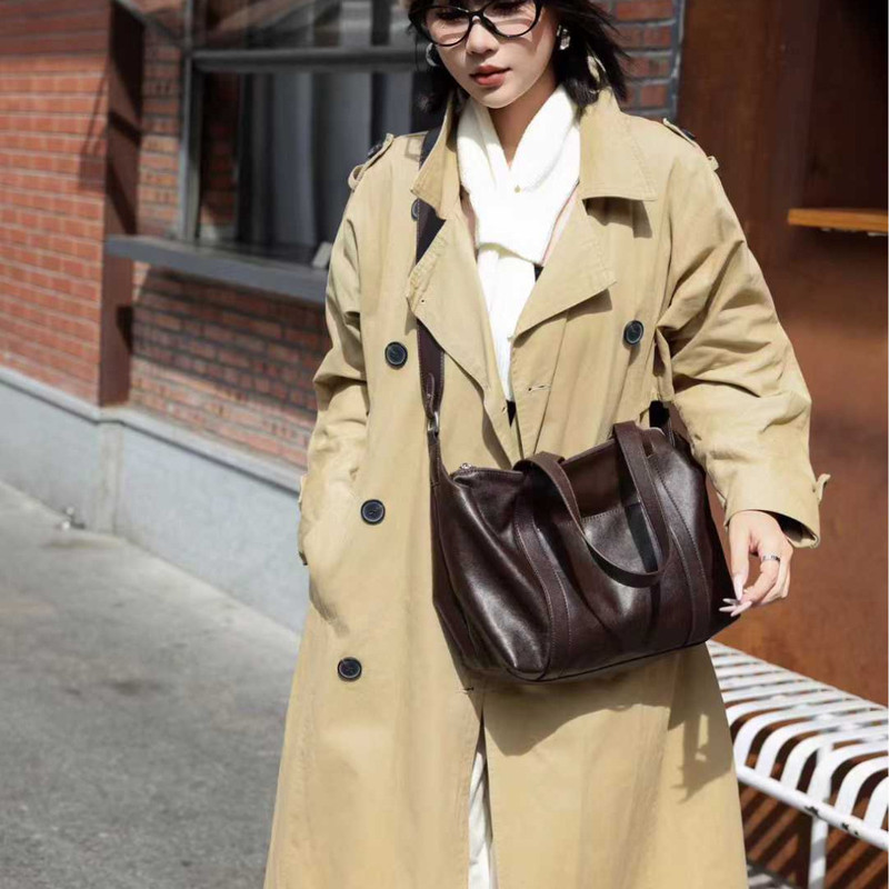 Cowhide Shoulder Bag Portable Light Luxury Large Capacity Tote Daily Commute Messenger Bag Suitable for Weekend Short Trips