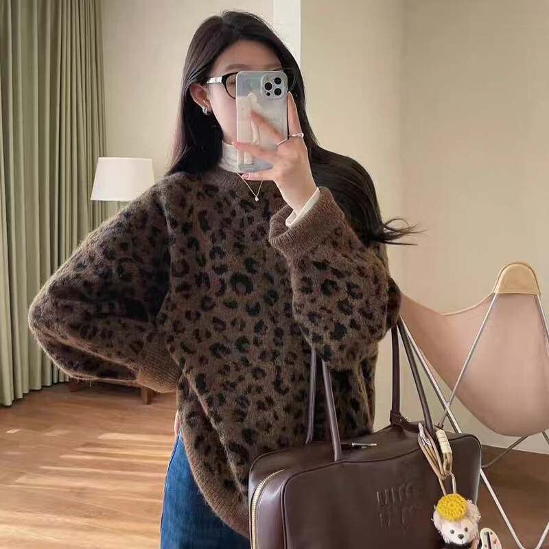 Seconds Change Paper People Retro Lazy Leopard Element Thickened Wool Crewneck Sweater Women's 24 Autumn and Winter B1029M