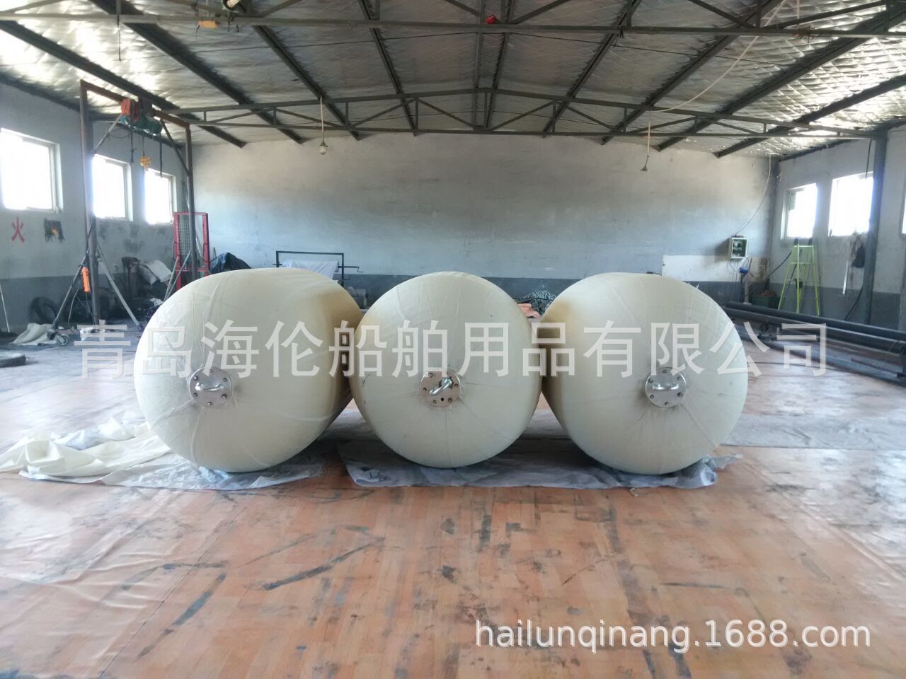 批发橡胶护舷 充气式碰垫 船用靠球 实心橡胶防撞设施青岛否是海