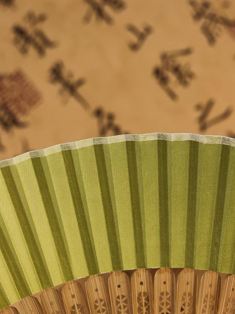 夏季古风折扇渐变黄折扇子金黄色中国风古风折叠竹扇男女绢布夏详情5