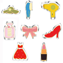 Ůʿ���yԪ��ϵ�нM���ģ�� �ڼtȹ����ˮƿ�����ͬF؛�Ӻ��