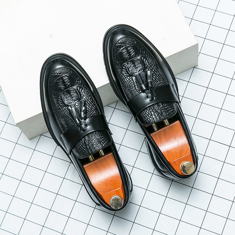 Transfronterizo tamaño 46 vestido formal de negocios con tatuaje de cocodrilo, zapatos de cuero con suela gruesa, zapatos de aumento de altura para hombres.