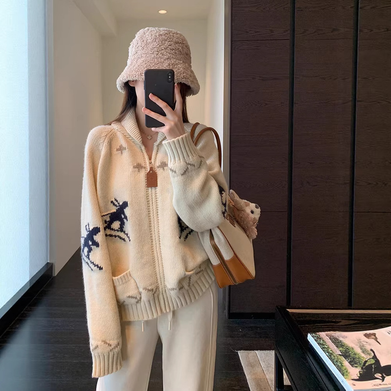 Vintage Simple Jacquard Lazy Style Slimming and Age-Reducing Sweater Cardigan for Women, Thick Coat for Autumn and Winter, New Japanese and Korean Casual Style Vintage Simple Jacquard Lazy Style Slimming and Age-Reducing Sweater Cardigan for Women, Thick Coat for Autumn and Winter, New Japanese and Korean Casual Style
