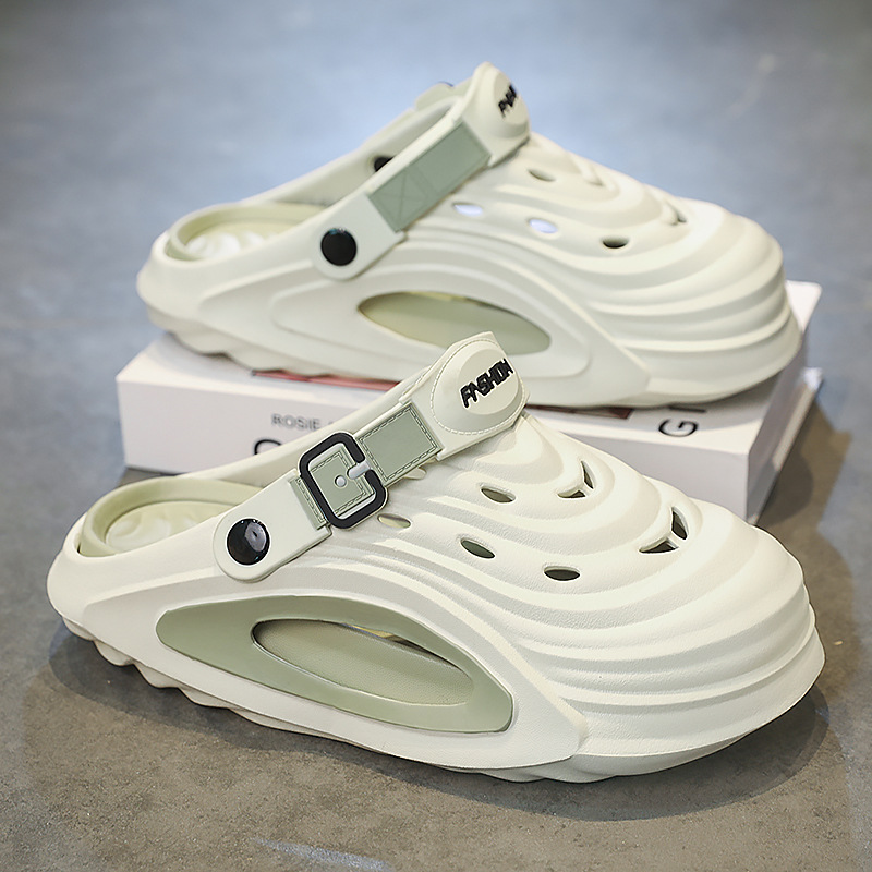 Zapatos con agujeros para mujer de verano fondo de bizcocho grueso de dibujos animados antideslizante y desodorante desmontable todo-fósforo casual Baotou medias pantuflas