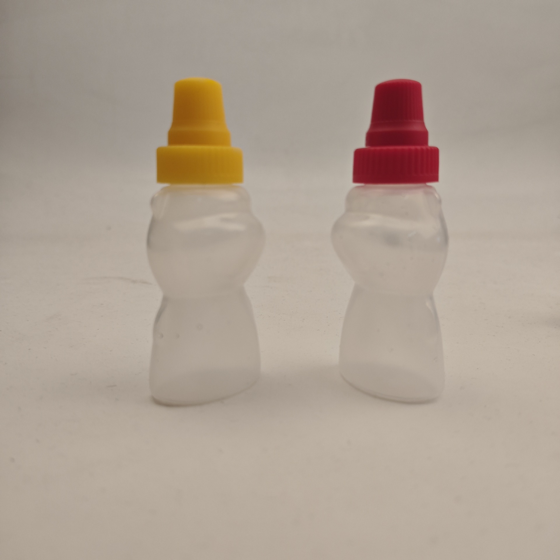 Simpatico mini orso sotto-imballaggio portatile bottiglia di condimento Bento salsa di insalata salsa di pomodoro sotto-imballaggio bottiglia condimento sotto-imballaggio spremere_voghion.com
