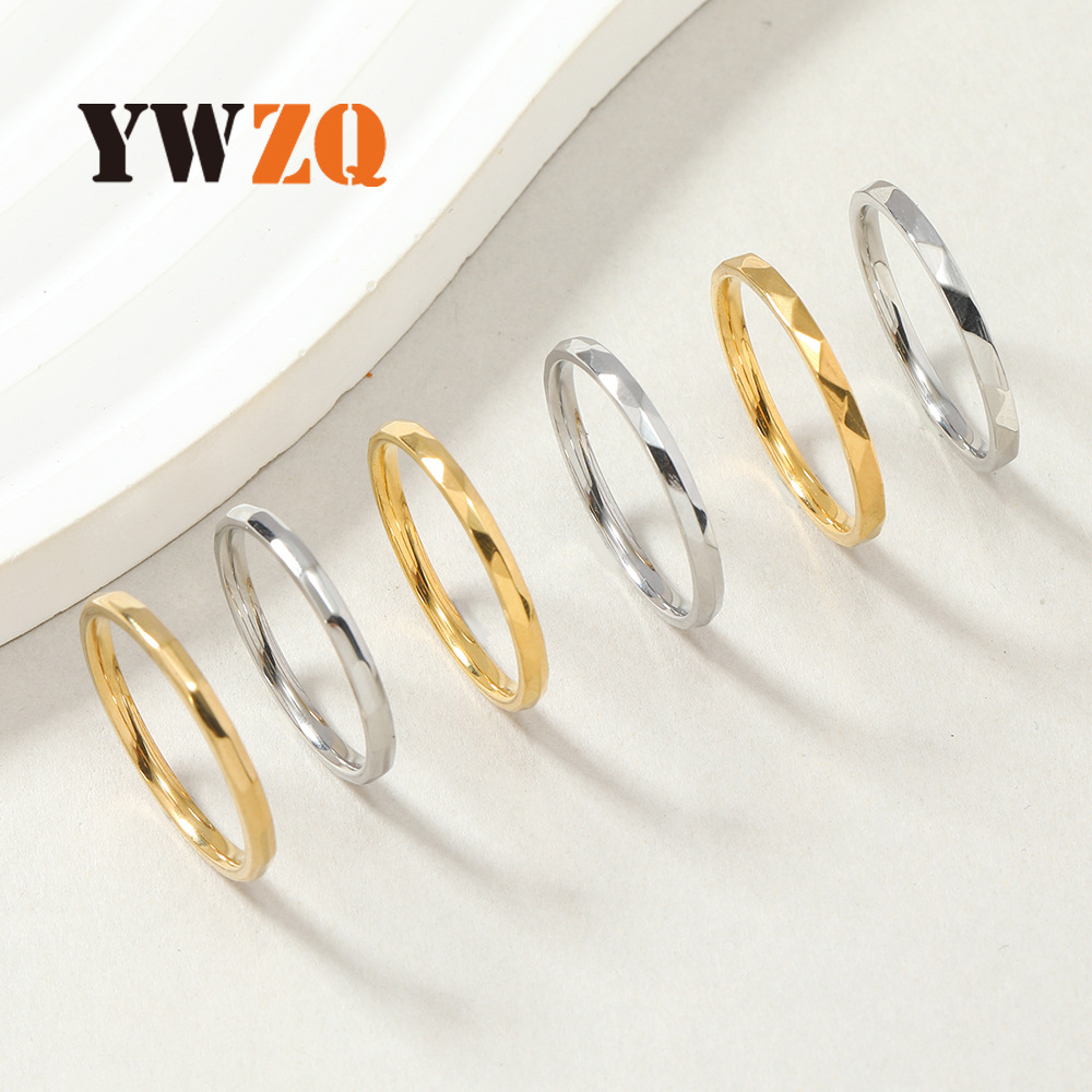 Venta caliente transfronteriza anillo de acero de titanio simple 2mm multi-superficie diamante anillo liso par 18K anillo de oro fábrica de joyería de acero inoxidable