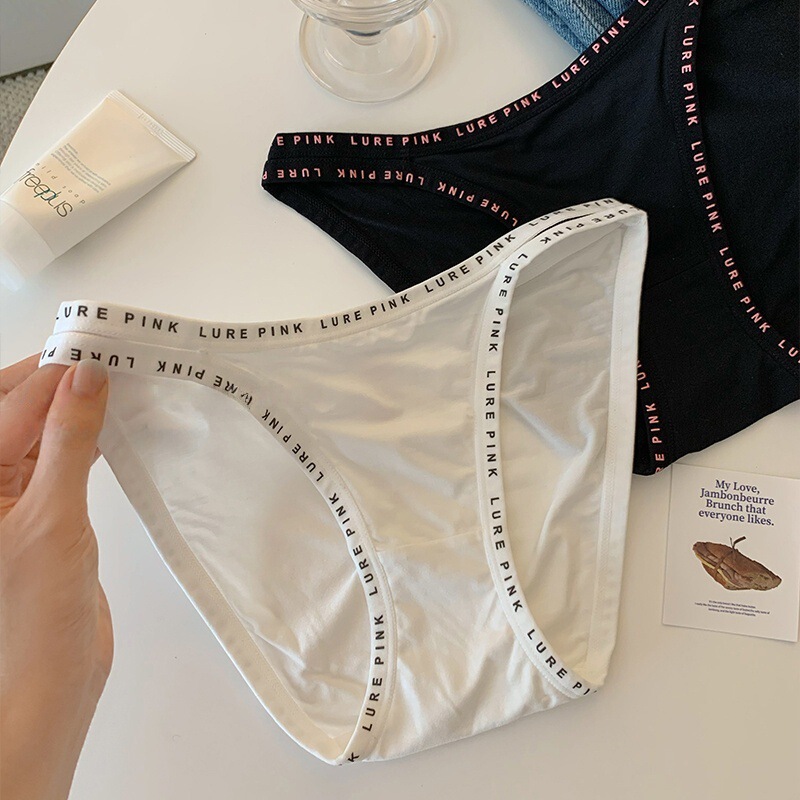 Sexy European and American style women's underwear, comfortable sports butt-lifting panties for girls, 2026 new breathable triangle briefs