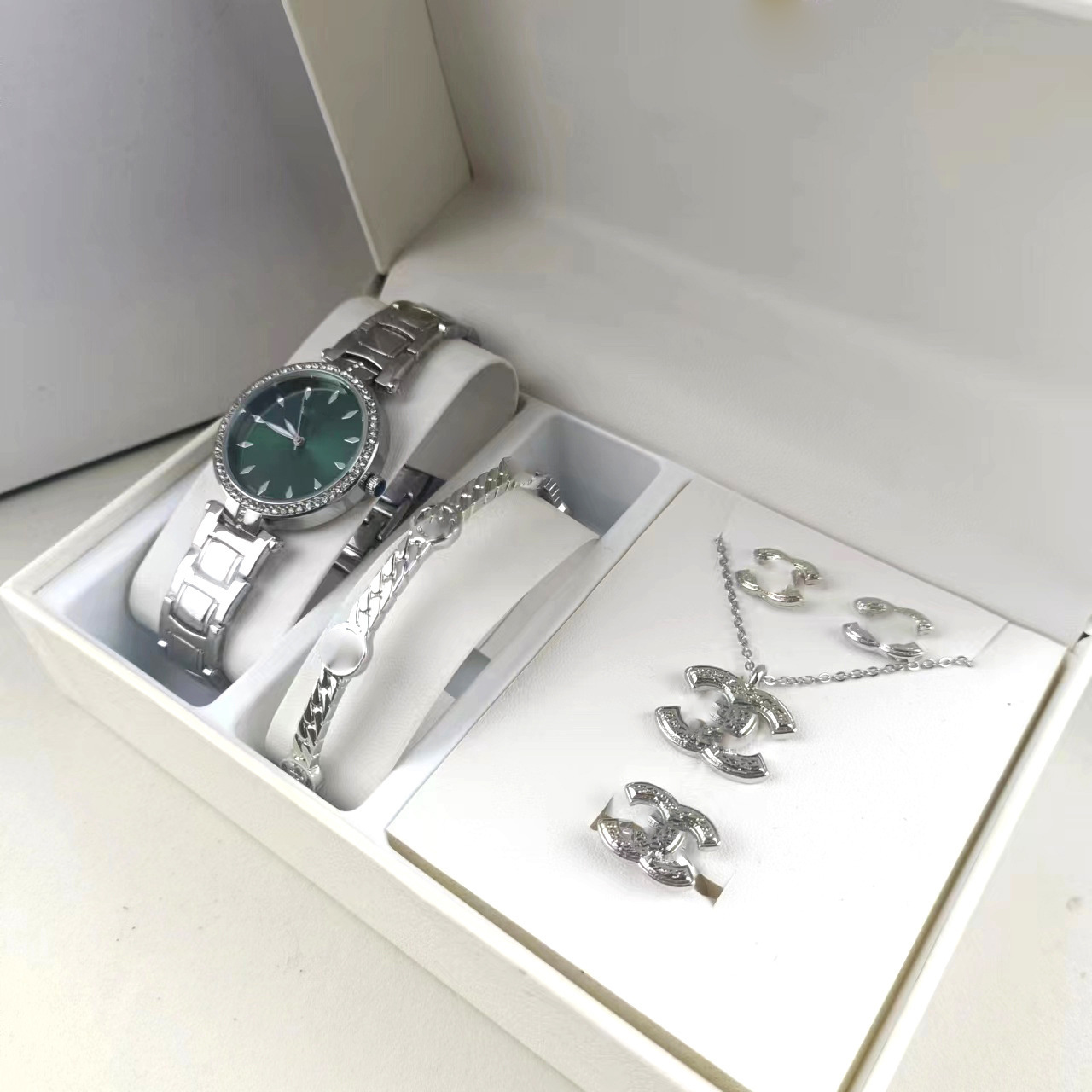 5pcs Set Drop Shipping Watch Wholesale Casual Fully Automatic Quartz Watch the Trend of Waterproof Ladies Watch Female