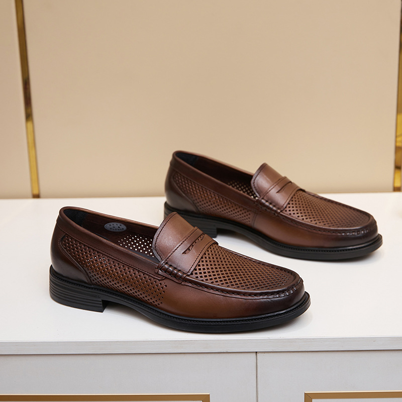 Leather hollow breathable men's business casual leather shoes cover foot punching professional men's shoes_voghion.com