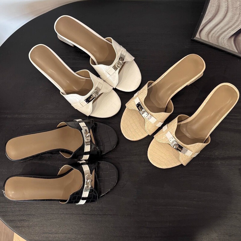 Summer Layered Outfits with Skirts, Vacation Beach Sandals for Women, 2026 French-Style Slippers, Cream White Crocodile Pattern Flat Slippers Summer Layered Outfits with Skirts, Vacation Beach Sandals for Women, 2026 French-Style Slippers, Cream White Crocodile Pattern Flat Slippers