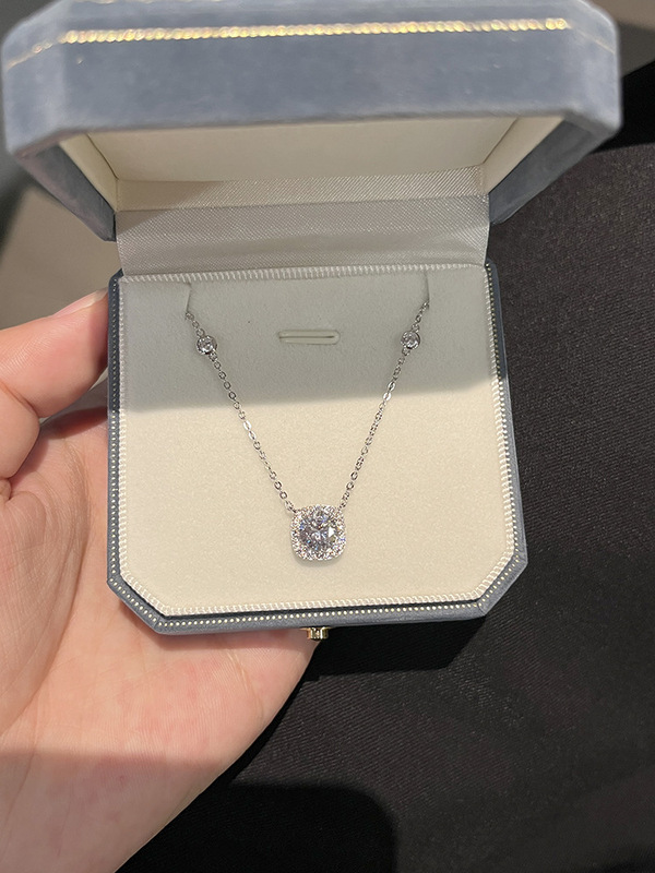 925 sterling silver cube sugar necklace for girls light luxury niche design high-grade clavicle chain 2023 new popular necklace 925 sterling silver cube sugar necklace for girls light luxury niche design high-grade clavicle chain 2023 new popular necklace