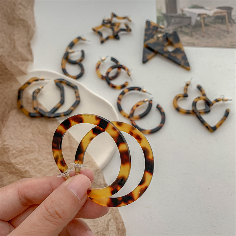 Wholesale Jewelry 1 Pair Vintage Style Geometric Acetic Acid Sheets Hoop Earrings display picture 1