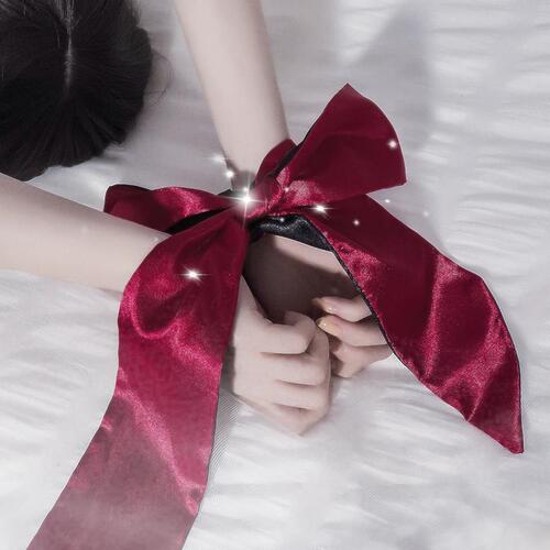Cherry party blindfold, light-blocking, tie-able handcuffs, multi-purpose satin ribbon, black and red sexy eye mask, temptation