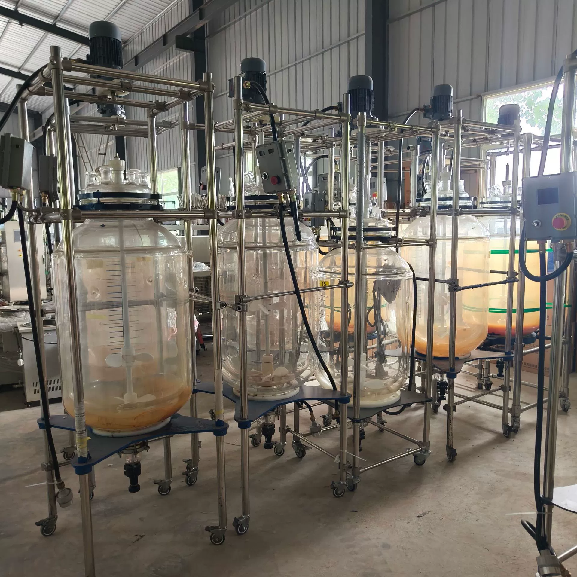 Б/у стеклянный реактор, дистилляционный реактор, лабораторный малый стеклянный реактор, стеклянный реактор на 100 литров