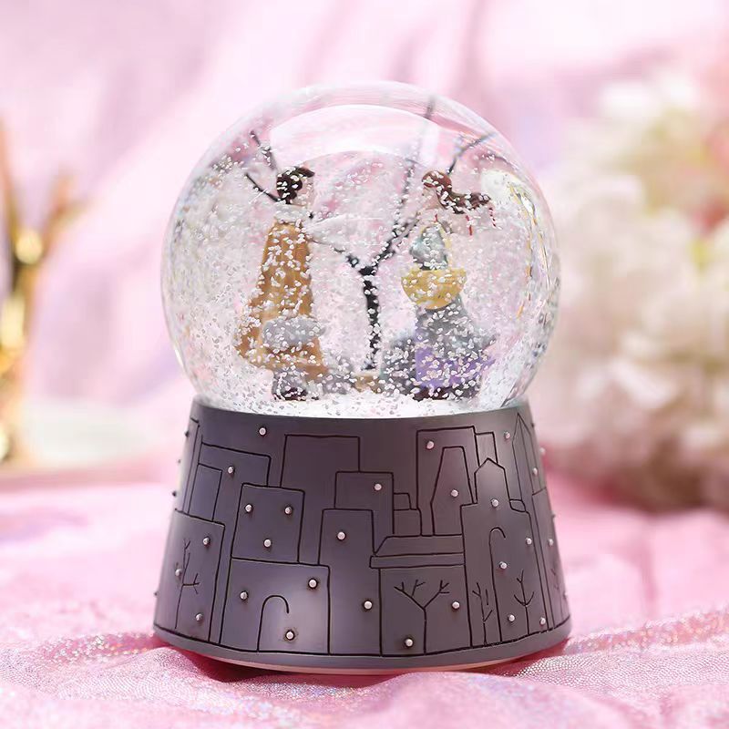 Adornos de resina de venta directa de fábrica, bolas de cristal, nieve, cumpleaños para hombres y mujeres, regalos de graduación para novias y parejas de estudiantes