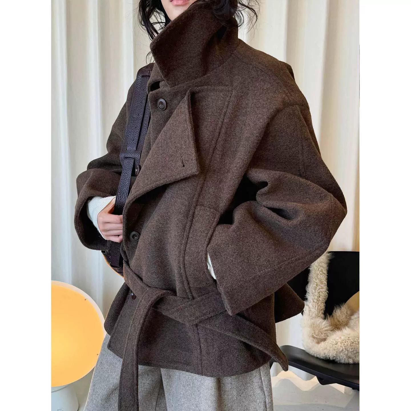 卢浮冬季韩系时髦设计风翻领单面呢配腰带大衣双层门襟保暖外套女