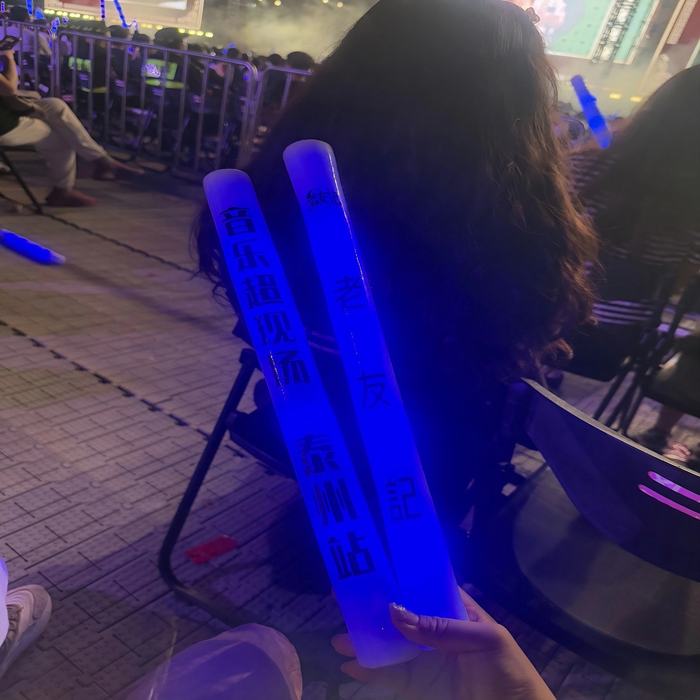 Coloridas esponjas transfronterizas varillas fluorescentes concierto varillas fluorescentes de apoyo festival de música impresión de logotipo varillas fluorescentes