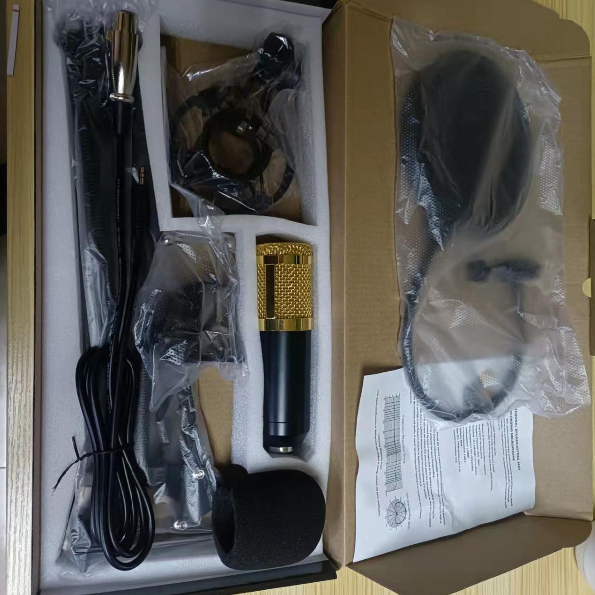 En stock BM800 micrófono de condensador + V8S tarjeta de sonido traje de teléfono móvil computadora en vivo TikTok Kuaishou traje equipo