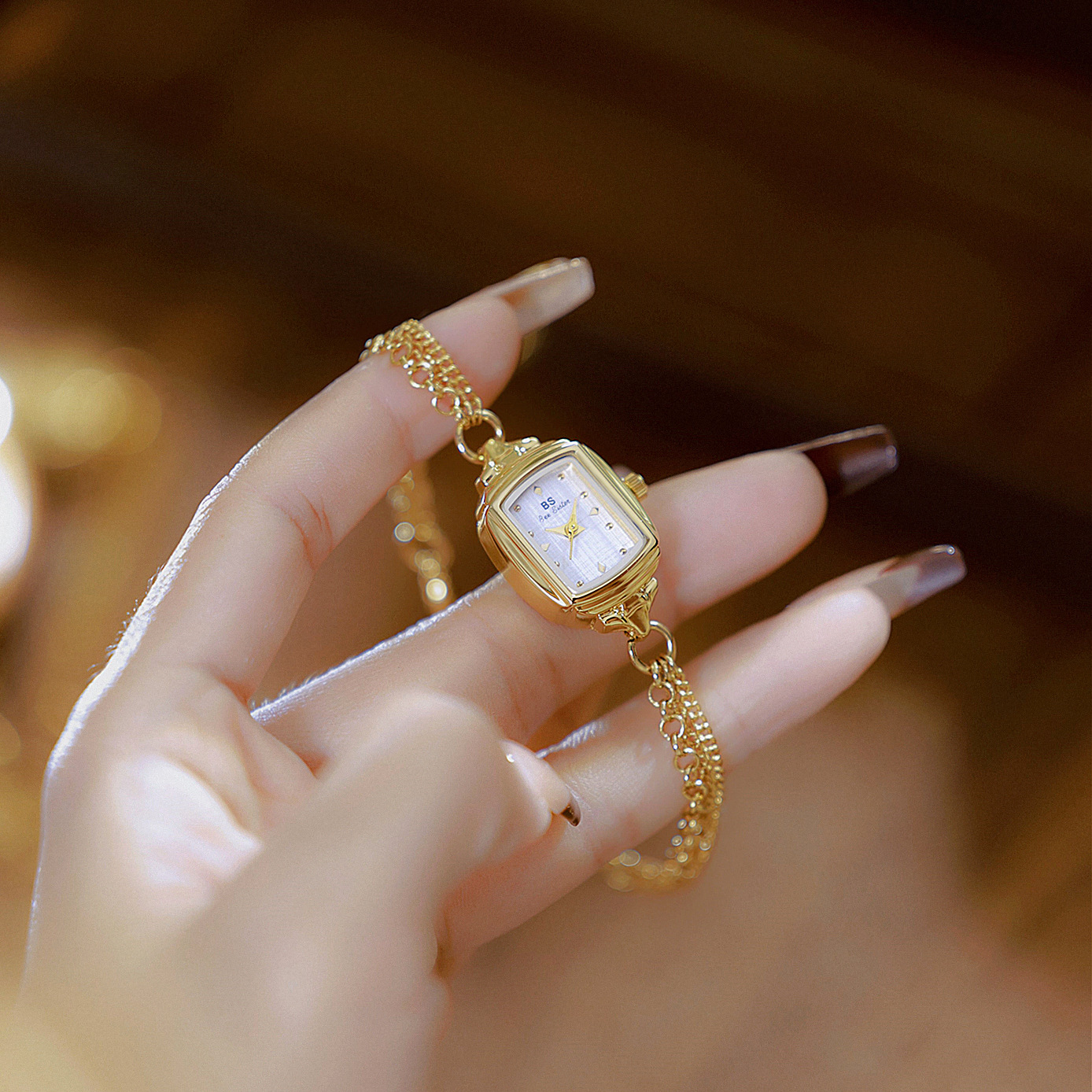 30g Weight Tempered Glass Mirror Material Alloy Strap Material Watch Classification Pointer Display Type Jewelry Buckle Buckle Style Square Dial Shape Casual, Daily Occasion Quartz Movement Solid Color Pattern Women's Gender Elegant Style Elegant Solid Color Jewelry Buckle Quartz Watch Women's Watches 2