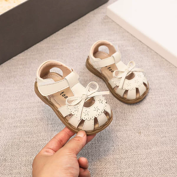 Baby Girl Cut Out Toe Sandals 2025 Summer New Girls Bow Princess Shoes Baby Soft Sole Toddler Shoes