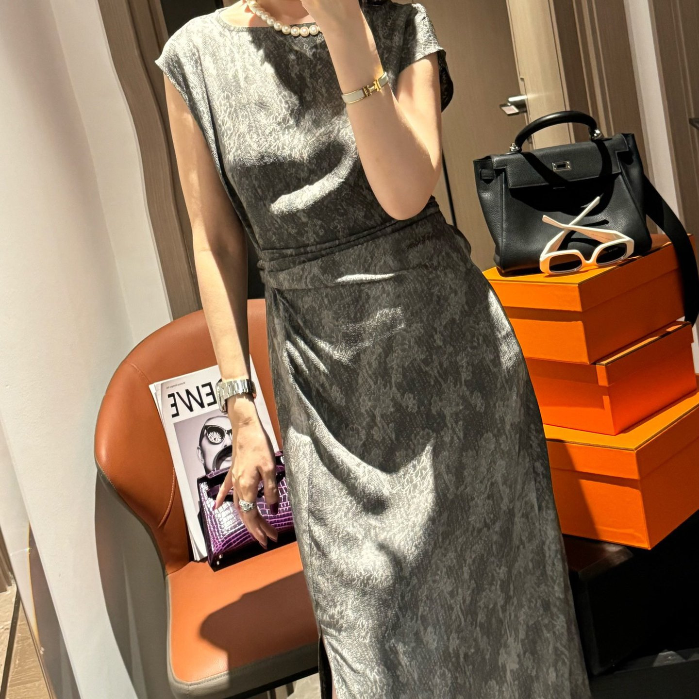 Retro fitted summer fashionable dress with sleeves sleevless