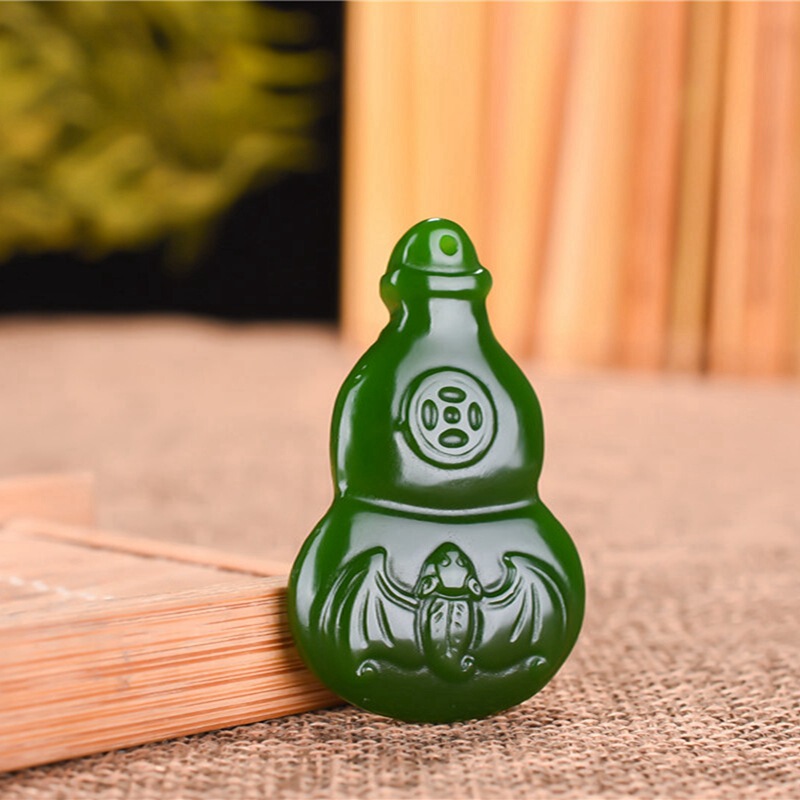 Outer Mongolia spinach green pendant blessing pendant bat Jade money Jade brand Hetian jade gourd jade pendant Outer Mongolia spinach green pendant blessing pendant bat Jade money Jade brand Hetian jade gourd jade pendant