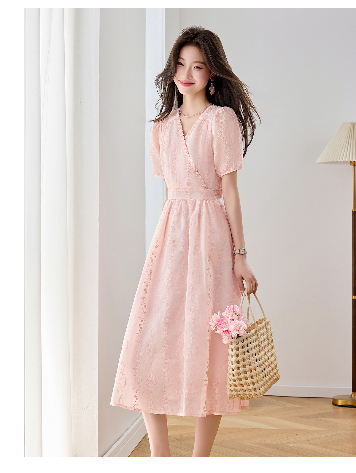 Đầm chữ A in hoa cổ V eo cao tay ngắn phối màu thanh lịch — Màu hồng, màu trắng ngà chi tiết 13