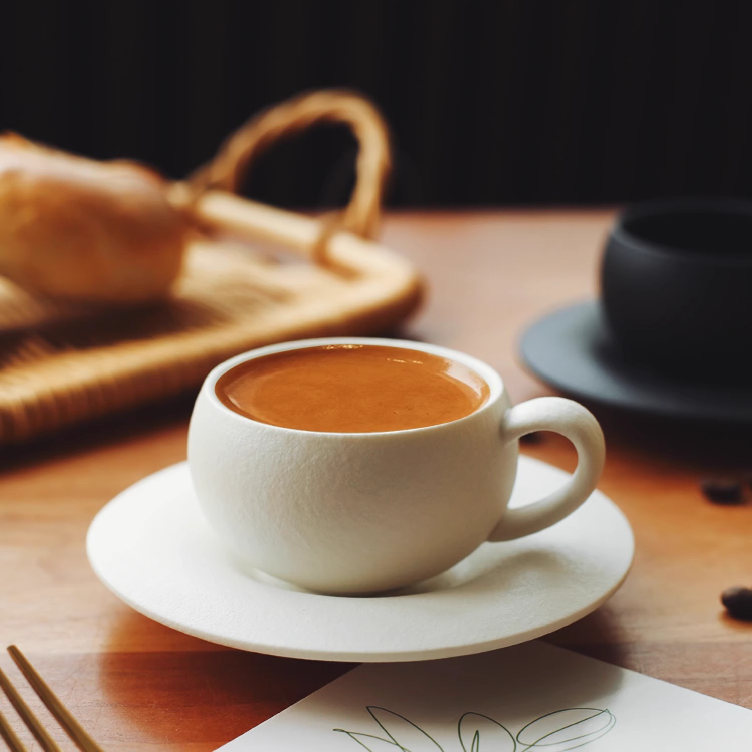 Espresso casero para la tarde, taza de té, un plato para parejas, taza de café de alto valor, plato, taza de té exquisita