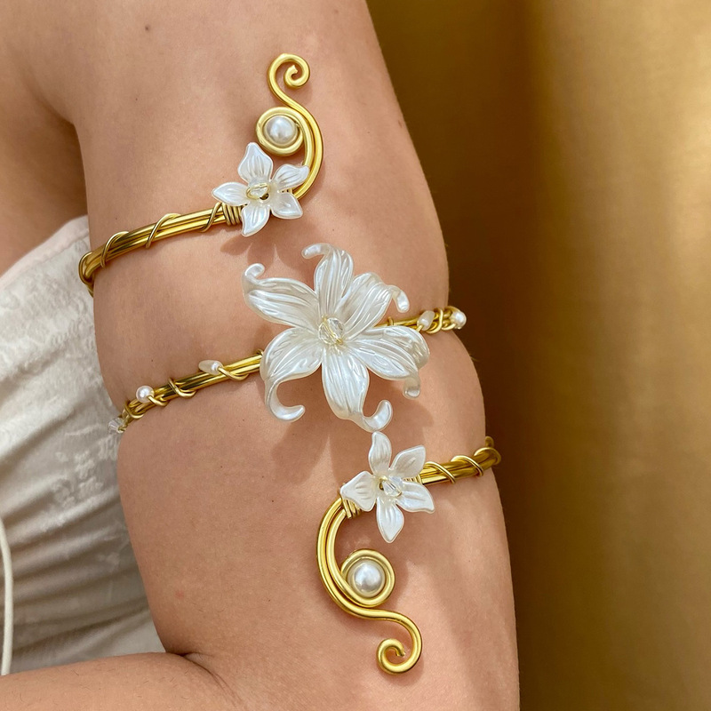 European and American Popular Fashion Flower Arm Chain Women's Exaggerated Geometric Opening Metal Bracelet Arm Ring Party Jewelry