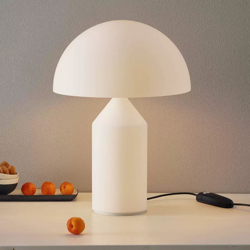 Modern Light Luxury Creative Glass Mushroom Table Lamp Designer Living Room Bedroom Bedside Lamp Nordic Personalized Decorative Table Lamp