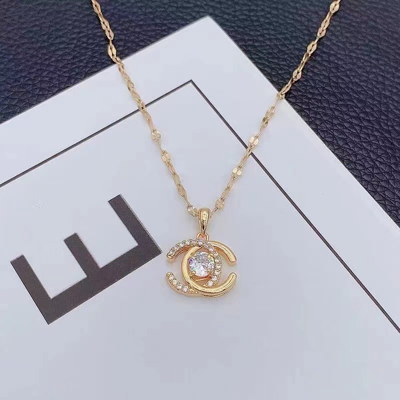 Lovskaya titanio acero collar q006 Luz de lujo Super Hada titanio acero doble C ZIRCON collar