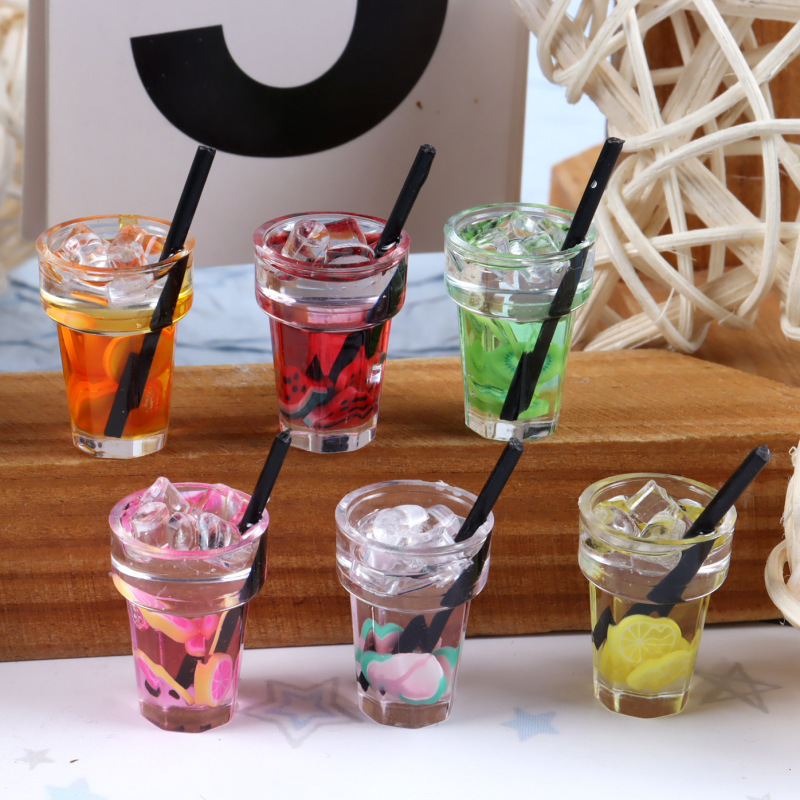 Miniature food toy ice cubes, iced tea, lemon straw cup, DIY dollhouse creative ornament, keychain pendant materials Miniature food toy ice cubes, iced tea, lemon straw cup, DIY dollhouse creative ornament, keychain pendant materials